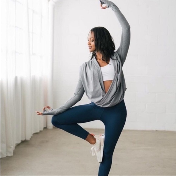 SOLD ZYIA Active Haze Yoga Wrap Hooded Gray Shawl - Picture 2 of 15